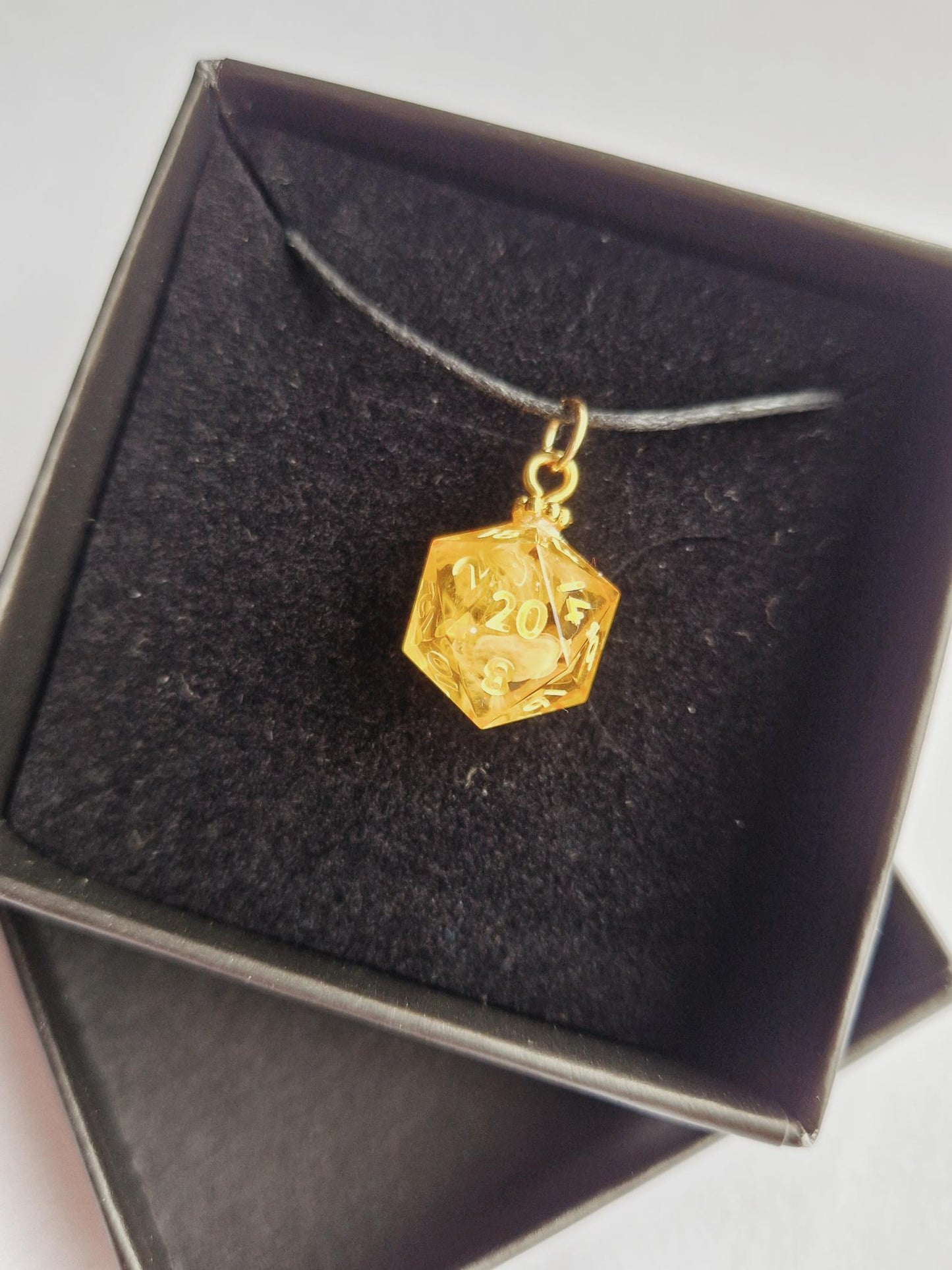 Mini D20 Pendant "Honey Camomile"
