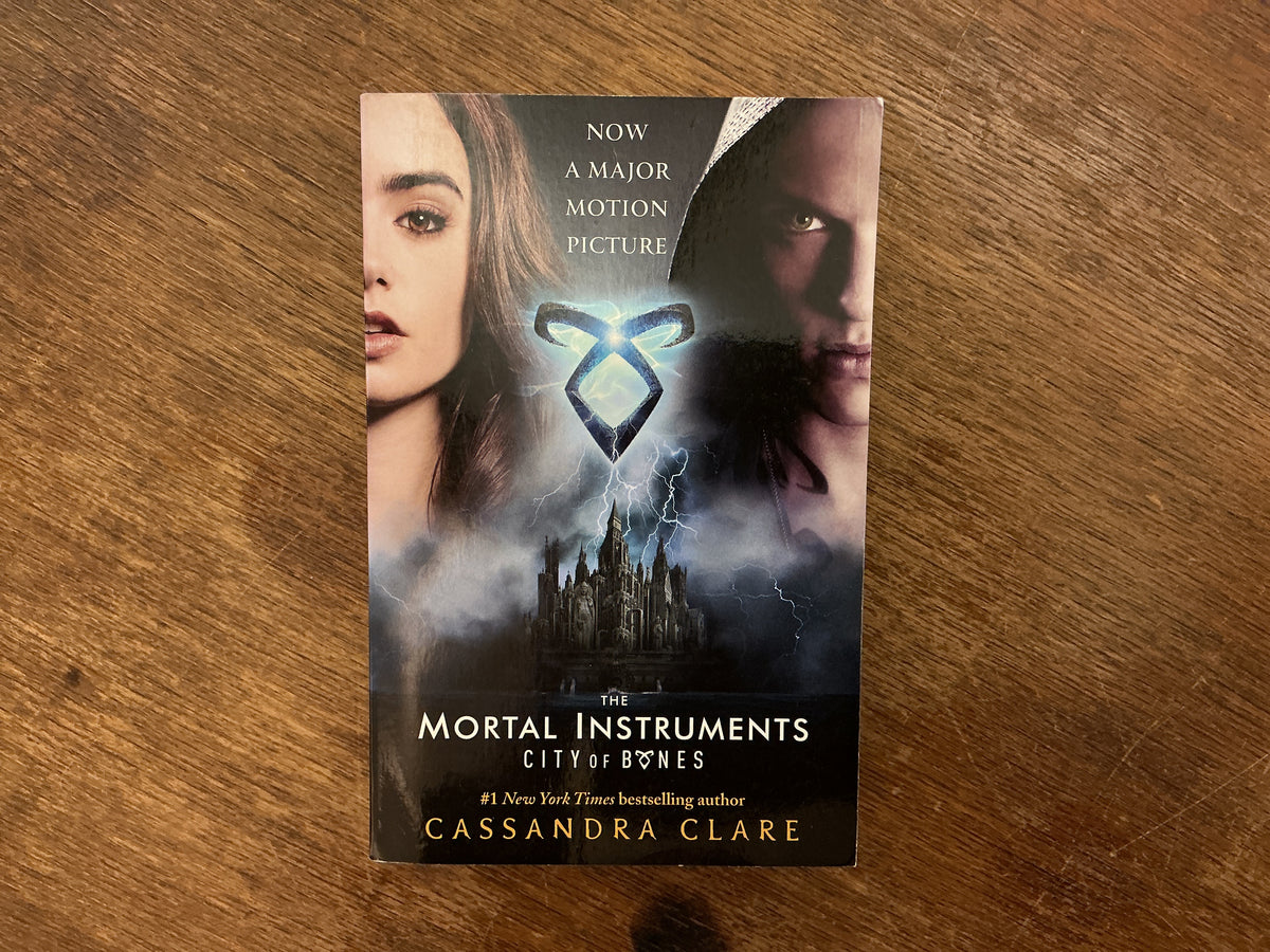 City of Bones #1 (The Mortal Instruments) by Cassandra Clare