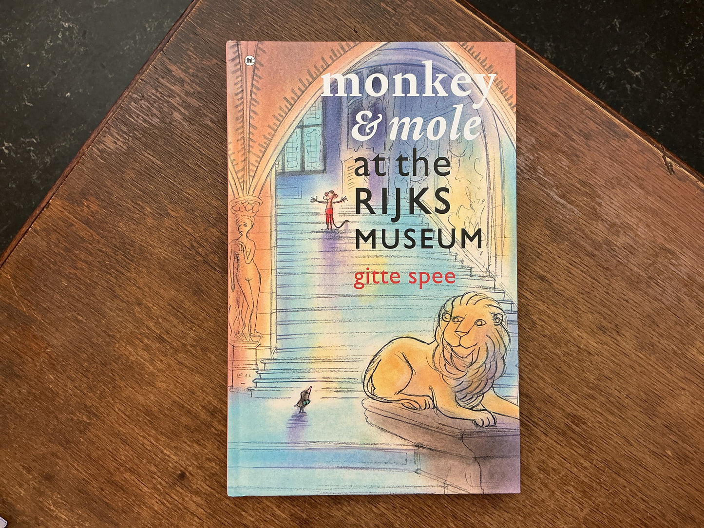 Monkey and mole at the Rijksmuseum by Gitte Spee