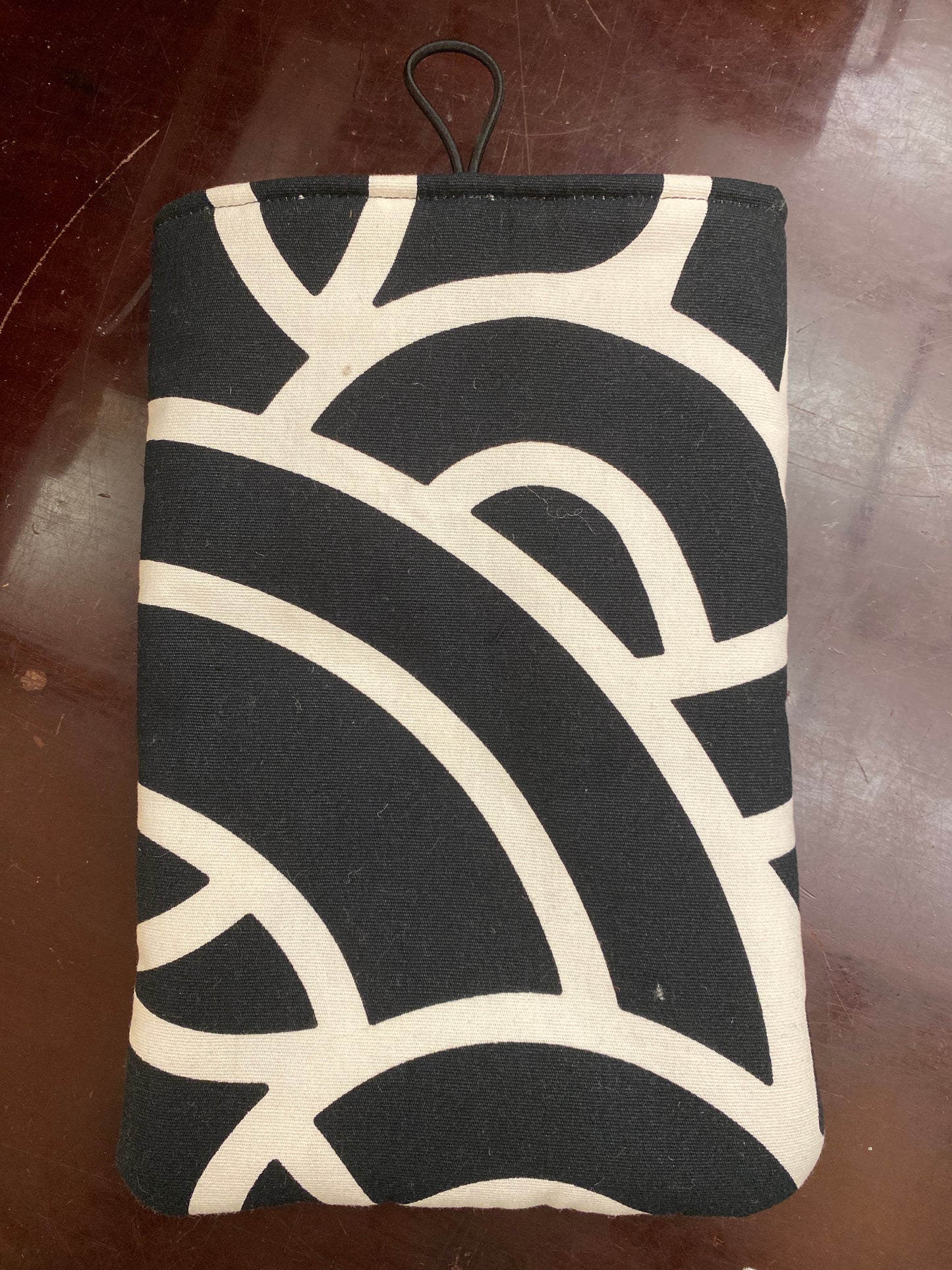 Black and White Book Sleeve (Size "small" for standard paperbacks)
