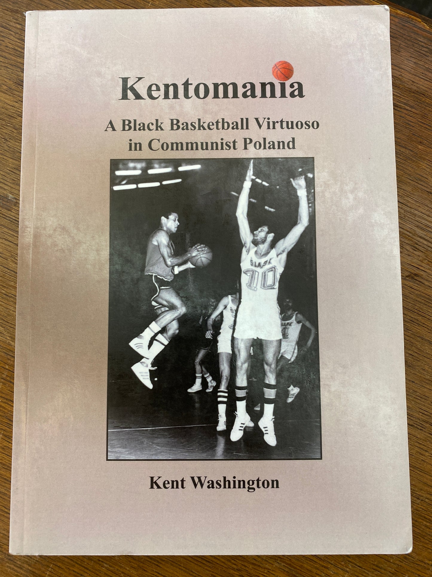 Kentomania: A black basketball virtuoso in communist Poland