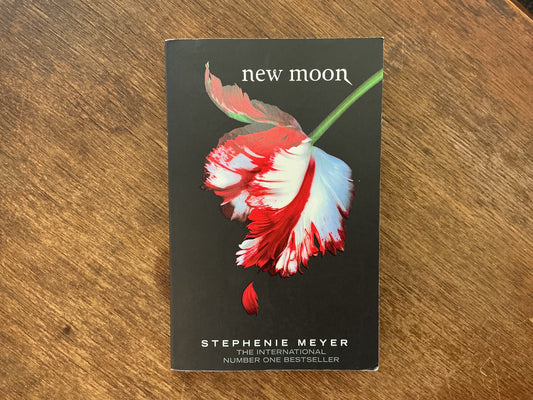 New Moon (Twilight Saga) by Stephenie Meyer