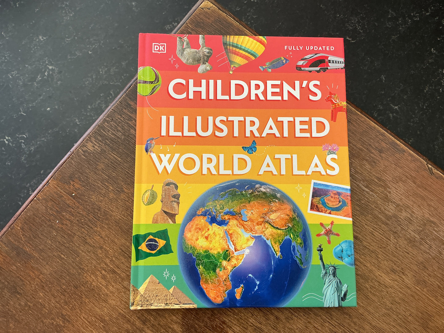 Childrens Illustrated World Atlas by Dorling Kindersley