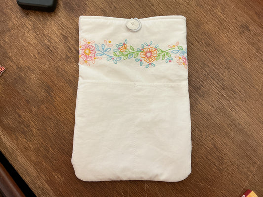 Floral Embroidery Book Sleeve Handmade in Haarlem (plain back)