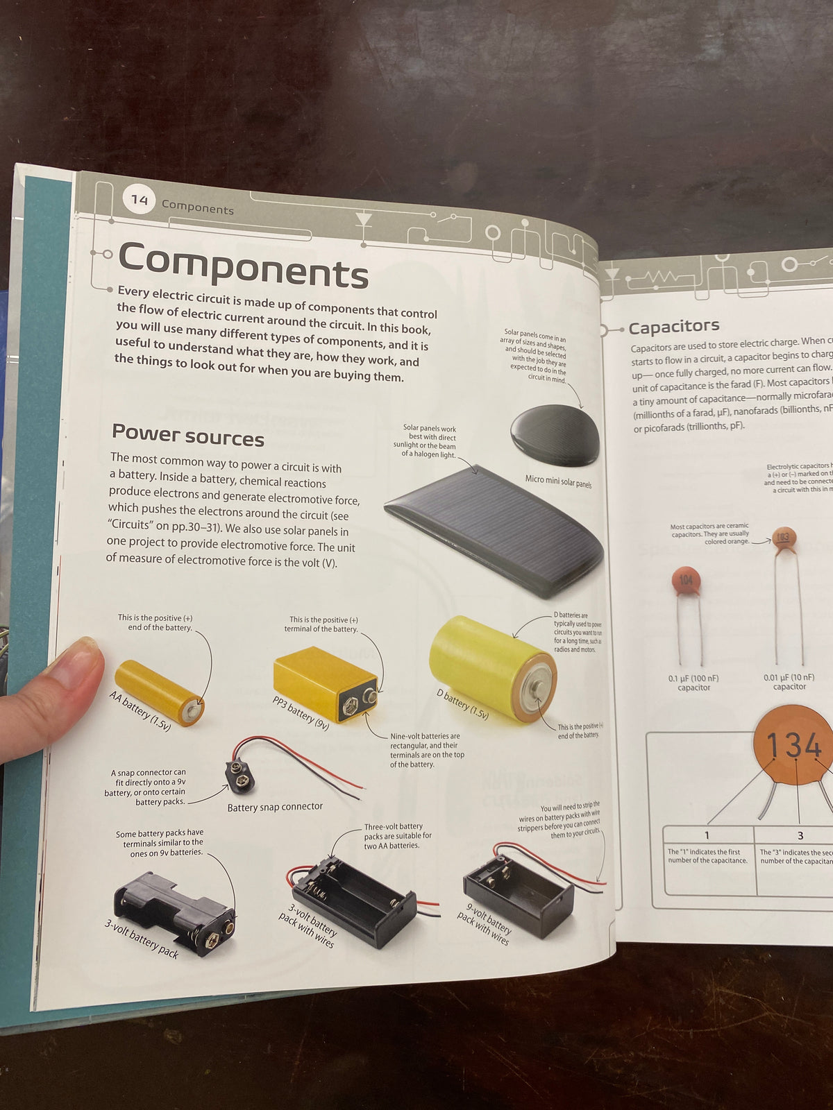 Tech Lab: Awesome Builds for Smart Makers (DK Activity Lab)
