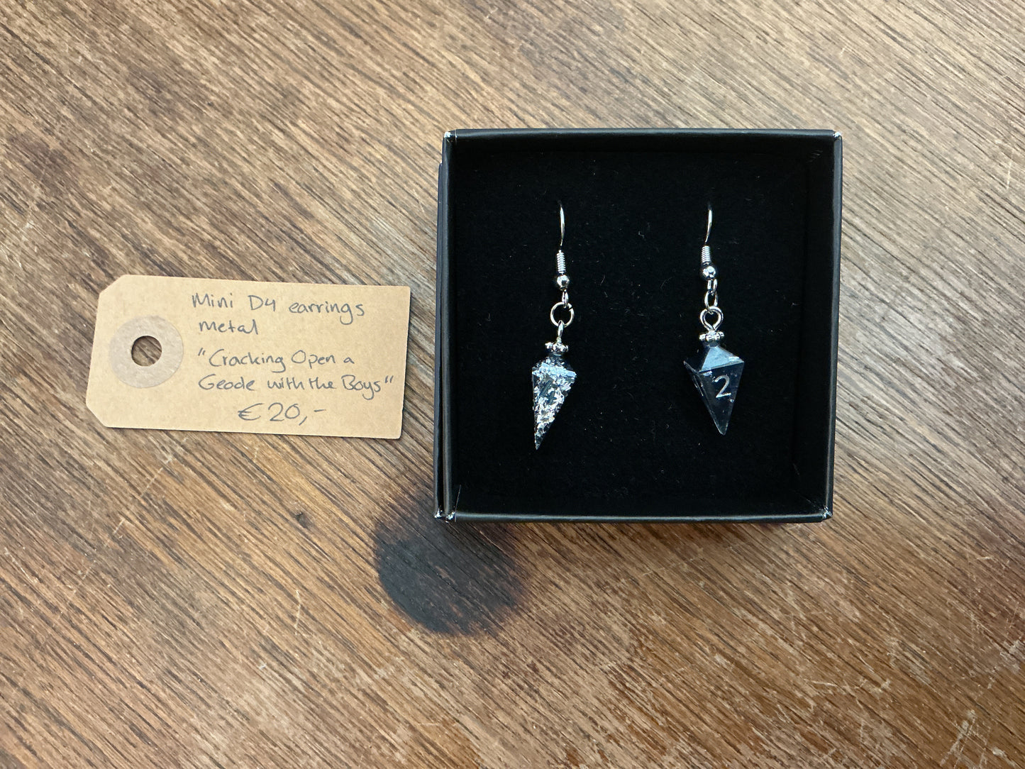 Mini D4 silver and black earrings