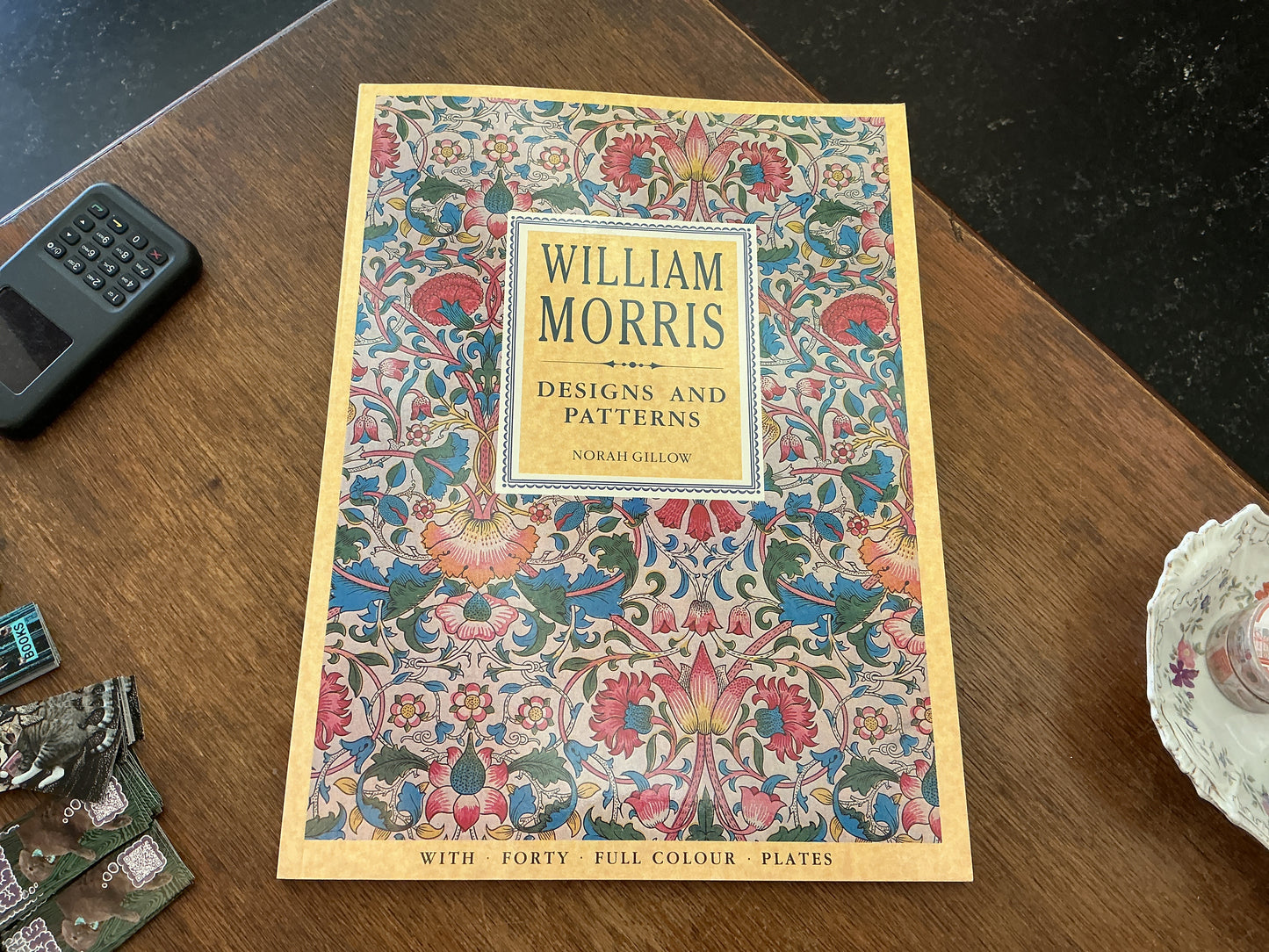 WILLIAM MORRIS: DESIGNS AND PATTERNS