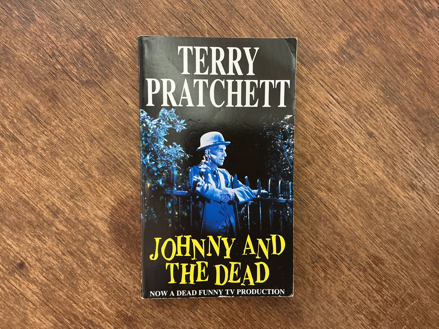 Johnny and the Dead by Terry Pratchett