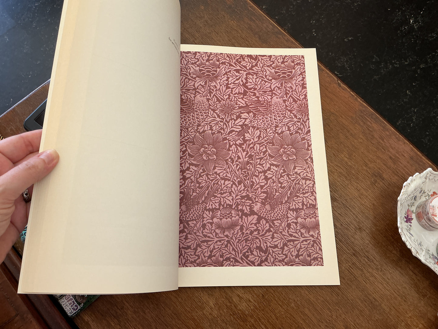 WILLIAM MORRIS: DESIGNS AND PATTERNS