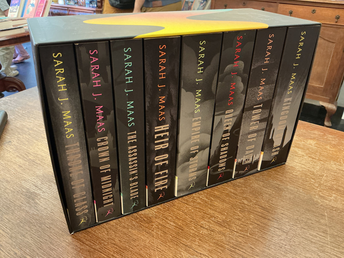 Throne of Glass Box Set [paperback] Sarah J. Maas [Jun 29, 2023] by Sarah J. Maas