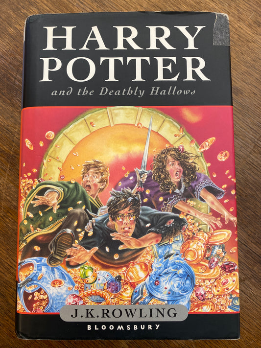 Harry Potter and the Deathly Hallows by JK Rowling