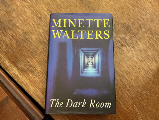 The dark room by Minette WALTERS