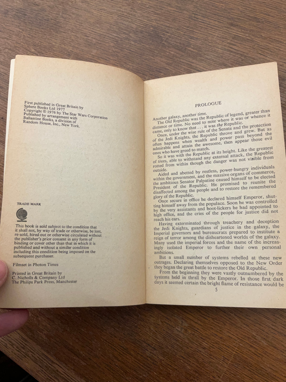 Star Wars: From the Adventures of Luke Skywalker: Sphere Books 1977 by George Lucas