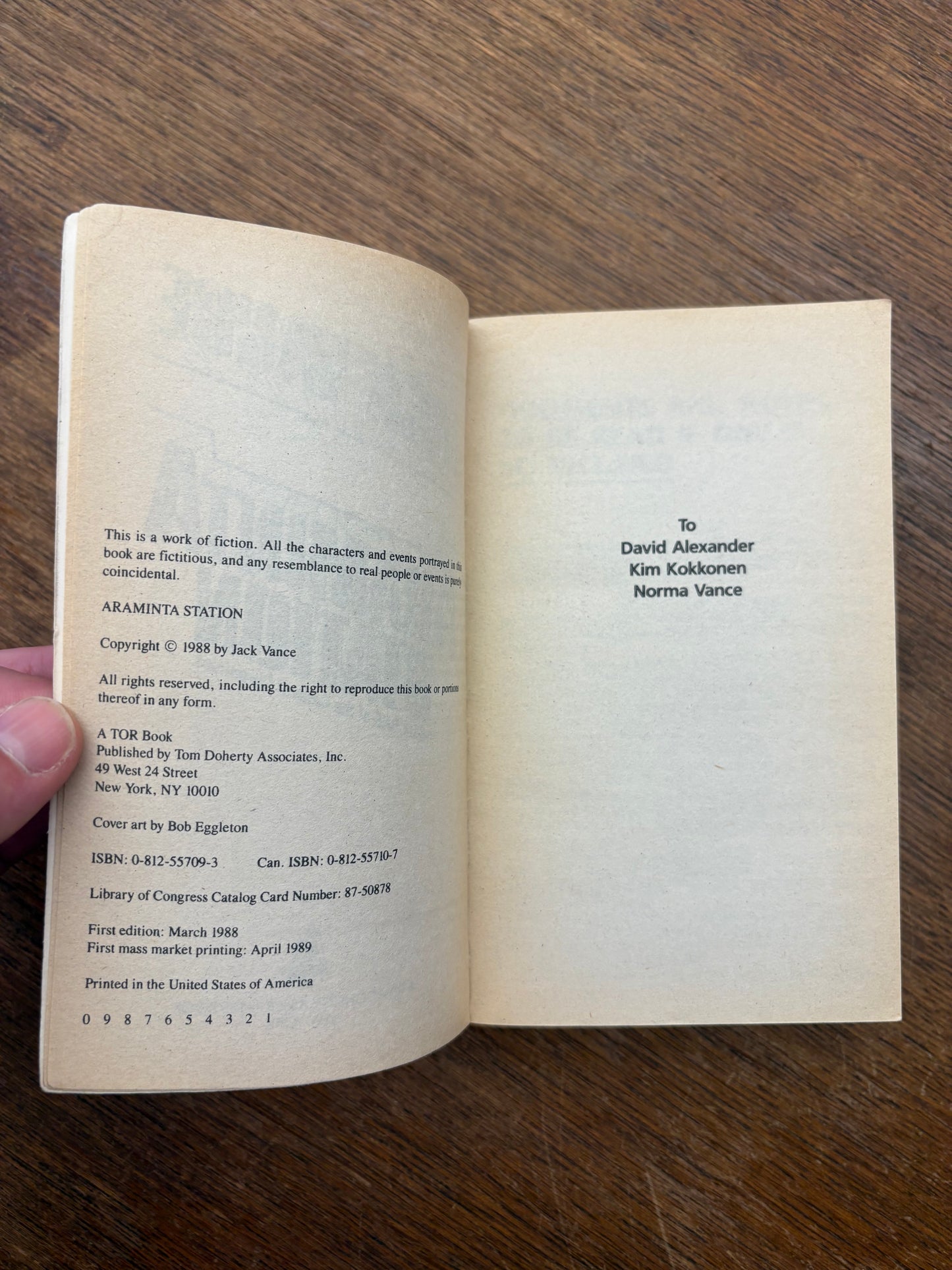Araminta Station (Cadwal Chronicles, Book No. 1) by Jack Vance